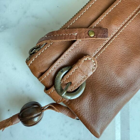 Fossil Genuine Leather Wallet Clutch Buckle Detail Tan Brown Polka Dot Lining - Picture 2 of 14